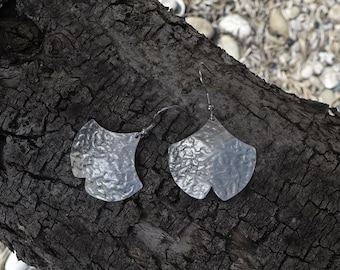 Hammered ginkgo earrings, hammered aluminum ginkgo leafs, stainless steel finishing, Japanese tree