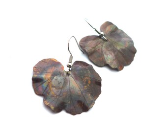 Copper geranium leaf earrings, hammered oxidized copper leaves, stainless steel finishing, copper leaves, leaf earrings