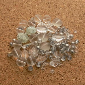Transparent white silver glass beads mix, 100 pieces of glass beads in different shapes and formats, 70 g, vintage glass