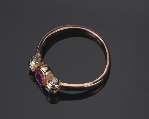 Vintage Diamond Ruby engagement ring, unusual 9ct… - image 5