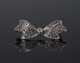 Vintage Marcasite Bow Brooch Pin - Art Deco Rhodium Plated Ribbon Jewellery