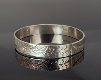 Silver Bangle Bracelet, Vintage Floral Cuff Bracelet, Easy Fasten, Silver Bracelet Cuf, Vintage Cuff Bangle vintage bangle, 1970s jewelry