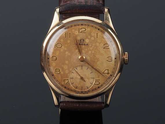1940s Omega Wristwatch Vintage 9ct Gold 