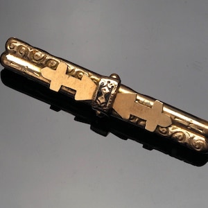Antique Taille D' Epargne gold filled brooch pin, mid Victorian mourning bar brooch with black Enamel, In memory of jewellery