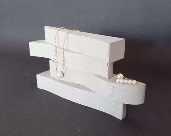 Curvy Necklace Display Tile 'Medusa', geometric concrete jewellery organiser trinket, modern retail stand, photo prop, jewellery styling