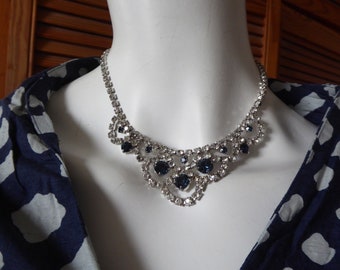 Beautiful vintage 1950s pretty sparkly clear and blue rhinestone diamante choker necklace