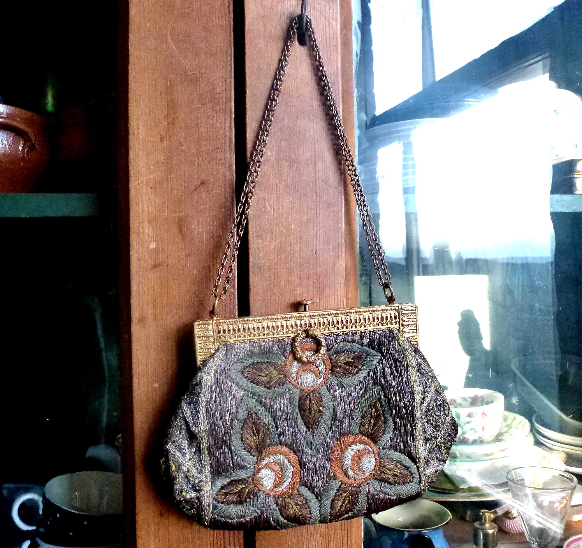 美しいヴィンテージ30年代のゴールドとシルバーのワイヤーワーク刺繍