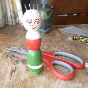 Vintage wooden French knitting doll dolly