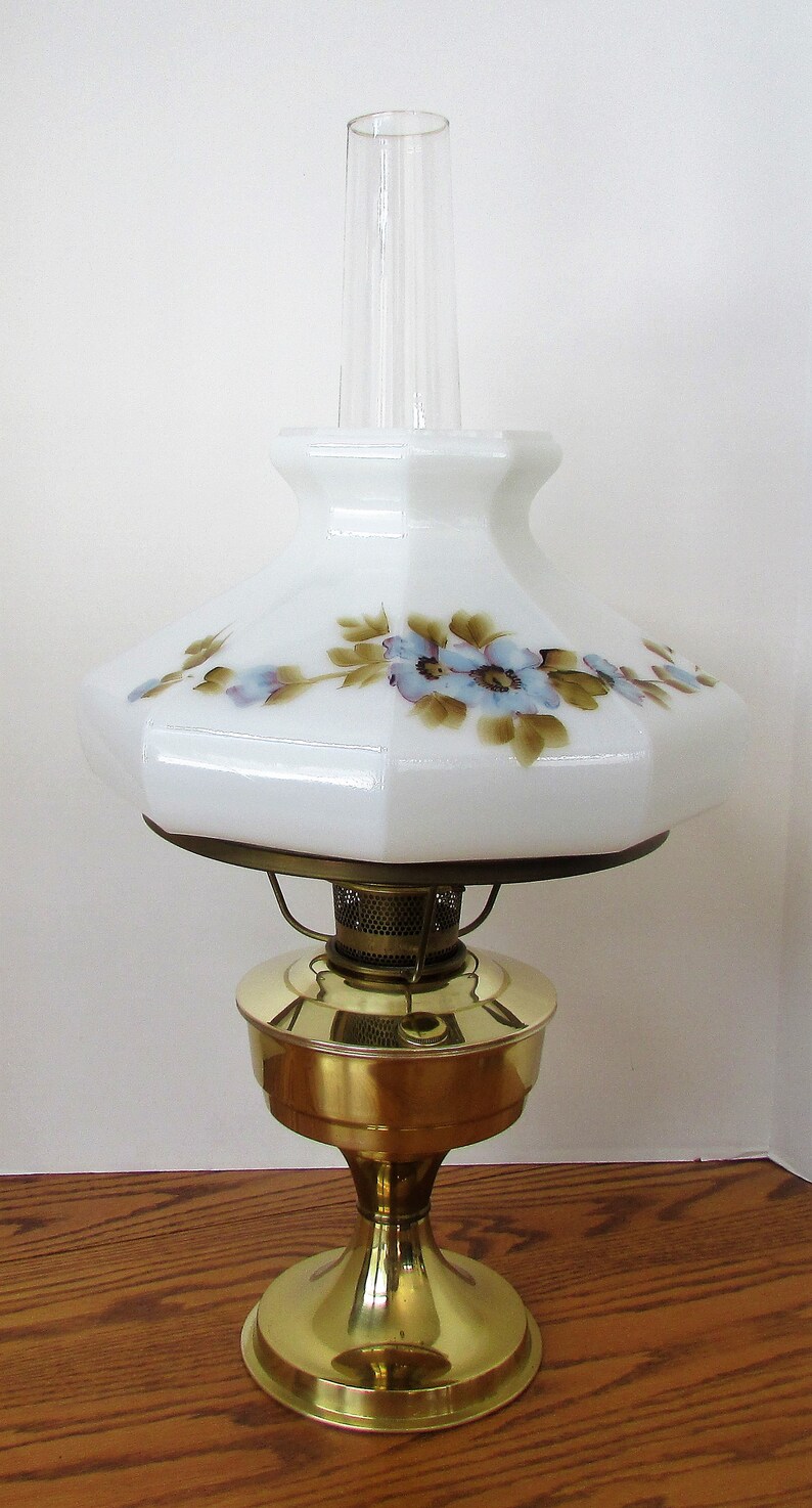 Vintage Brass Fl Aladdin Oil Lamp