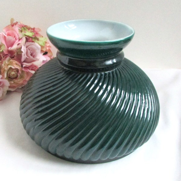 Vintage 6 15/16in Fitter Green Swirl Rib Glass Lamp Shade