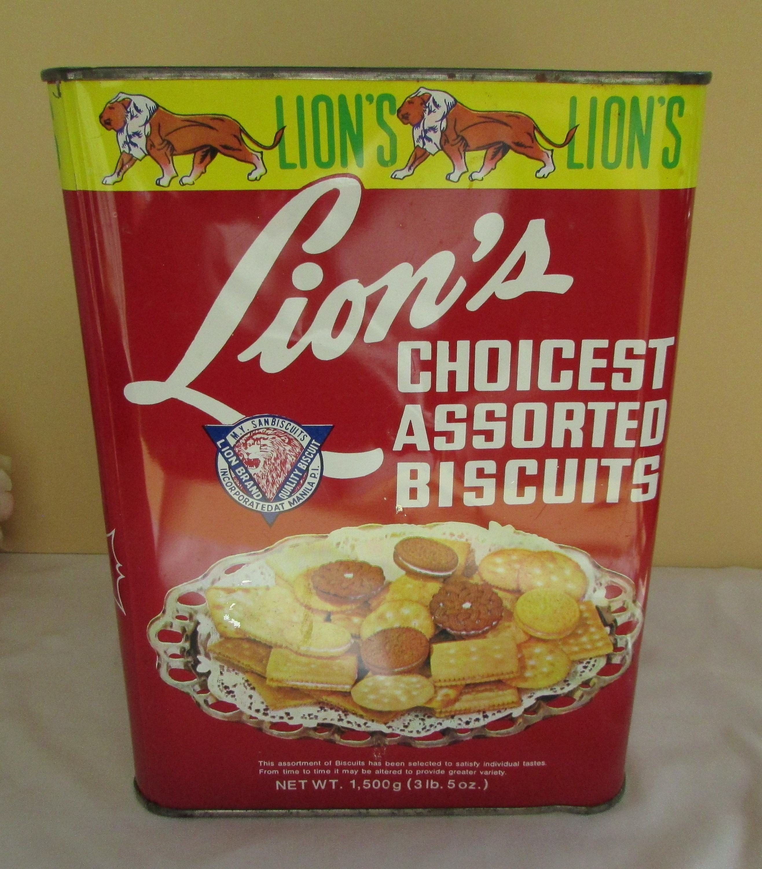 What materials are commonly used to make Biscuit Tin Boxes?
