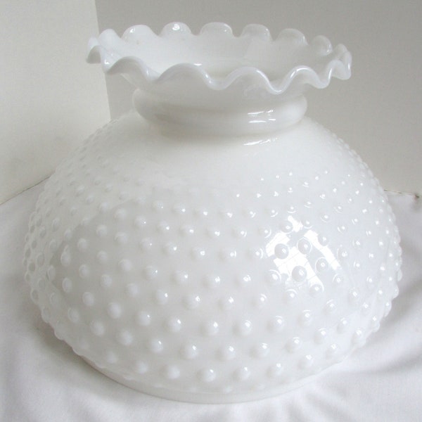 Vintage 9 7/8in Fitter blanco Hobnail lámpara de vidrio sombra