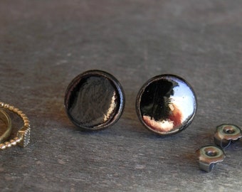 Metallic Black Circle Porcelain Stud Earrings, Handmade Geometric Bronz Ceramic Jewelry,  Black Gold Post Earrings, Round Everyday Jewelry