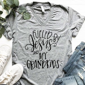 Gevoed door Jesus and My Grandkids SVG , Hand Lettered SVG , Cut File, Silhouette, Cricut Cut File , Jesus Cut File , Kleinkinderen SVG , Oma