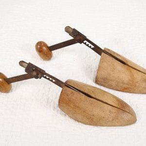Vintage Wooden Shoe Trees.  Matching Set of Right And Left #4 Adjustable Shoe Form Keepers