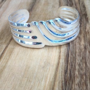 Silver plate wave fashion cuff