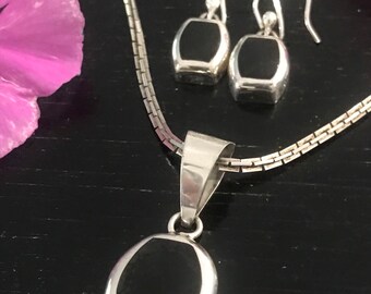Klassisches Onyx Anhänger & Ohrring Set