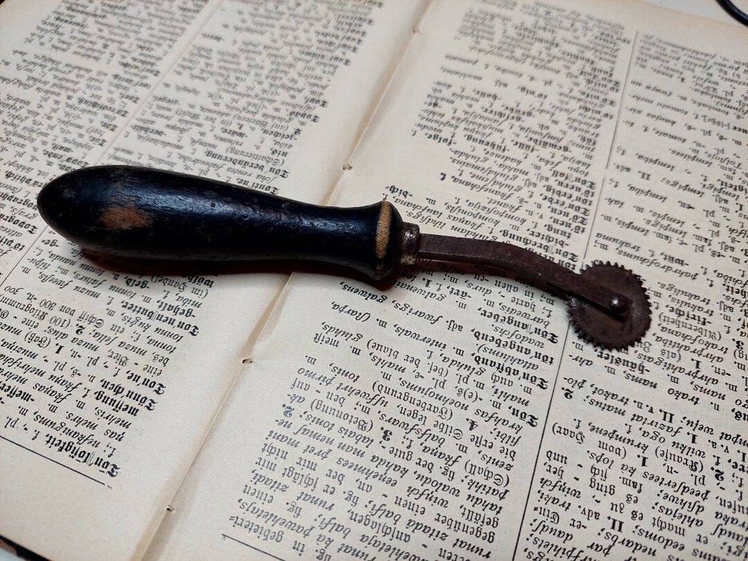 Antique Pattern Tracer With Wooden Handle Tracing Wheel Sewing - Etsy