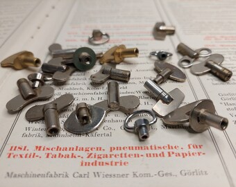 Vintage Watch Key Lot small metal key Steampunk Jewelry Altered Art lot of 20