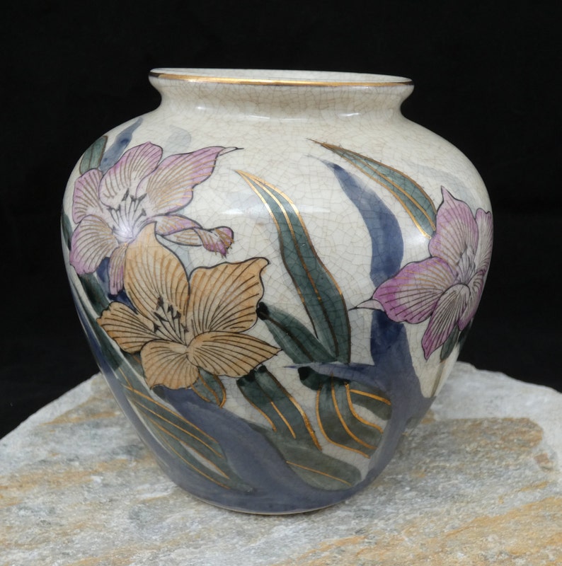 Vintage Beautiful Vase Hand Painted Iris Flowers by Toyo Japan Etsy
