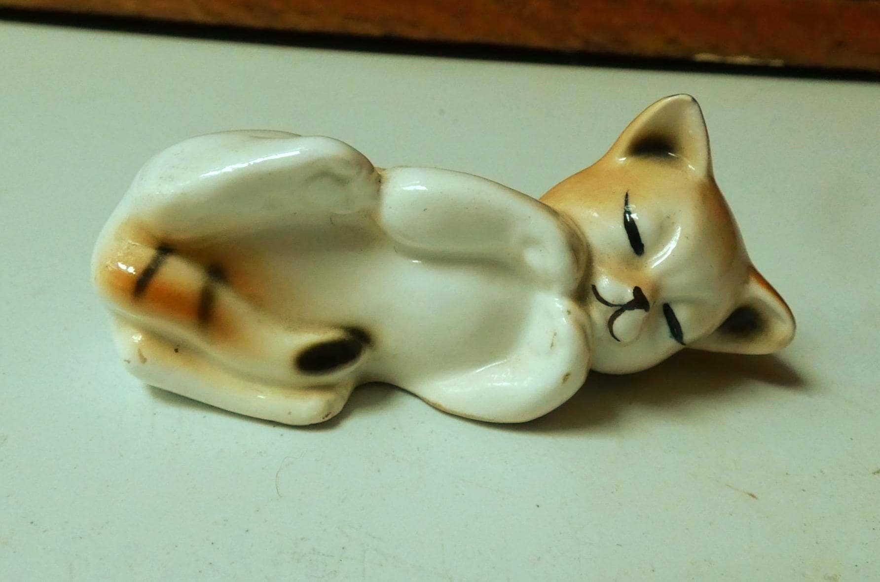 眠り猫 sleeping cat vintage ceramic object Vintage Porcelain Sleeping Cat - Etsy Canada