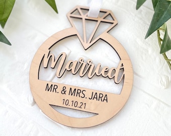 DiGITAL FILE - Married Ornament For Laser Cutter, SVG File, Just Married Ornament, Wedding Ring Ornament, Glowforge cut file