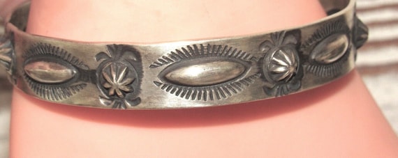 Navajo Bangle Bracelet Sterling Silver Repousse D… - image 4