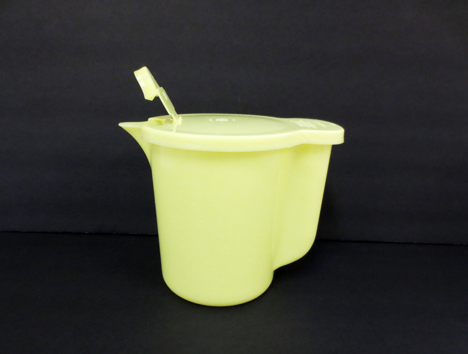 Tupperware Yellow 4Cup/1 Quart Pitcher 1319 6257 Vintage Etsy