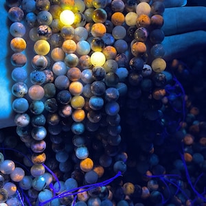 6MM Natural Rare Hackmanite UV Reactive Fluorescent Gemstone Grade AAA Round Loose Beads (D373)