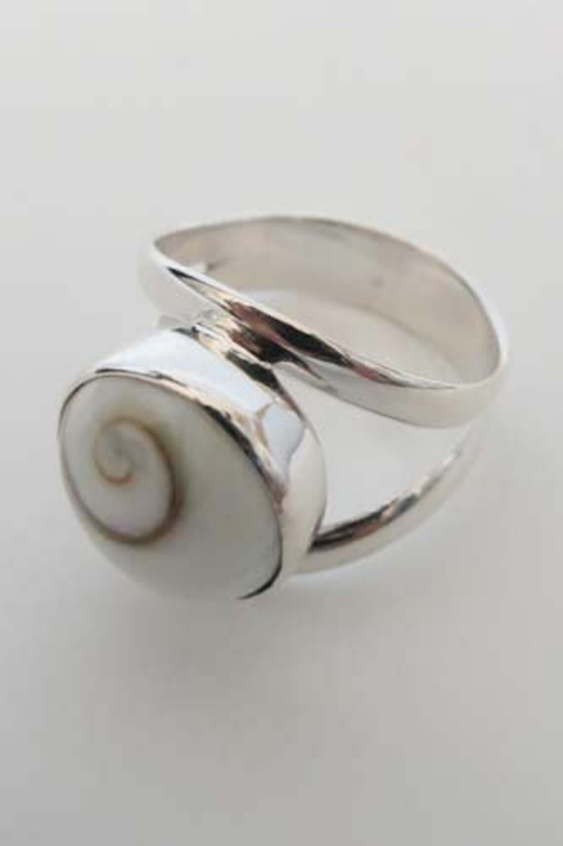 V Leg Silver and Spiral Shell Ring, Koru Shell, Shiva Eye Shell, Good ...