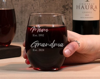 Mom Grandma Wine Glass, Mom Wine Glass Engraved, Personalized Stemless Wine Glasses, Mom Wine Gift, New Grandma Mothers Day Gift For Grandma