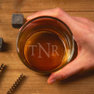 Custom Whiskey Glass Monogram Bottom, Rocks Glass Personalized Fathers Day Gift for Him, Etched Whiskey Glasses, Custom Barware Gift for Dad