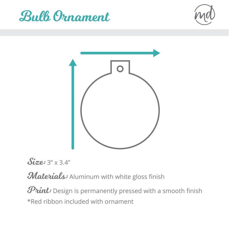 Peut inclure: Une d&eacute;coration de No&euml;l en aluminium blanc avec une finition lisse. La d&eacute;coration mesure 7,6 cm par 8,6 cm et poss&egrave;de un trou en haut pour l'accrocher. C'est une d&eacute;coration vierge qui peut &ecirc;tre personnalis&eacute;e avec un motif. *Ruban rouge inclus avec la d&eacute;coration.