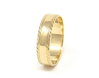 Vintage 9K Yellow Gold Wedding Band - Hallmarked Stacking Ring Size 7