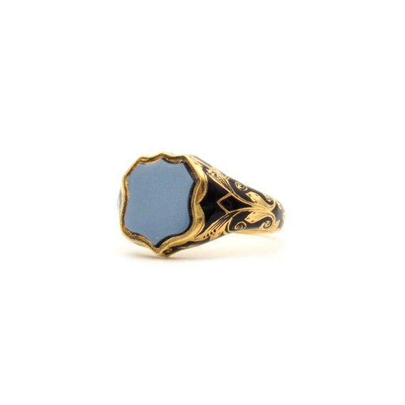 Antique 18K Gold Sardonyx Shield Ring | Victorian… - image 3