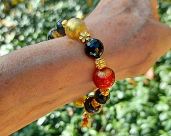 Bracelet Perles De Verre Rouges – Détails Dorés, Ajustable, Neuf Avec étiquettes