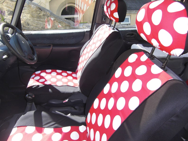 Funky Vintage Style Pair Of Car Front Seat Covers Retro Red Spot English Print Black Fabric With Oversized Polka Spots