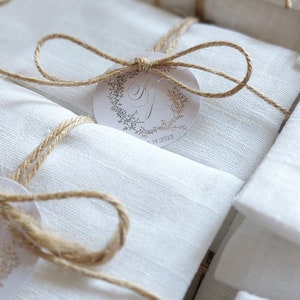 Linen favor bags, Favor ideas image 4