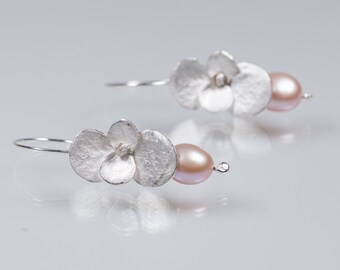 Flower bridal earrings with pearl, statement pearl earrings for brides, sterling silver floral earrings bridal, artisan silver earrings drop