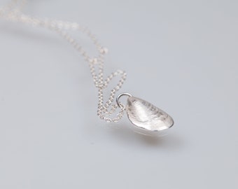 Delicate silver mussel shell necklace, Tiny handmade silver shell pendant, sterling silver seashell necklace chocker, gift for sea lover