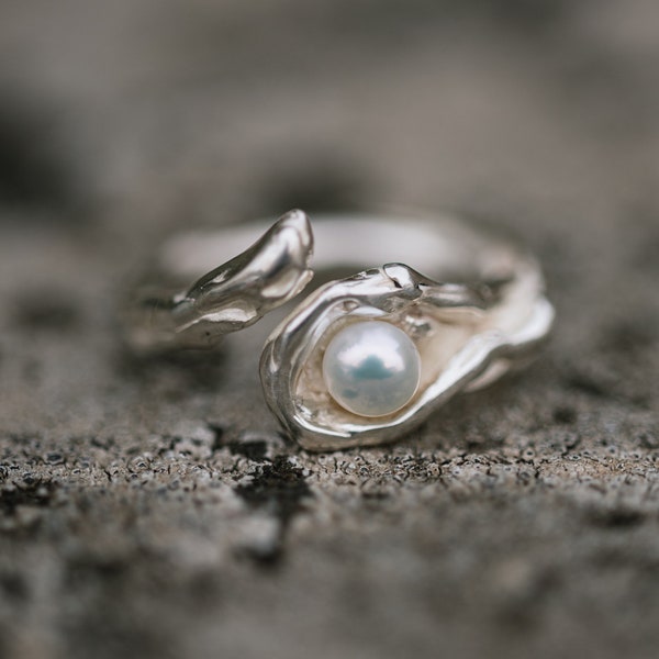 Adjustable silver pearl ring, pearl promise ring, pearl engagement, silver split band ring with pearl, ocean ring, pearl band ring for her