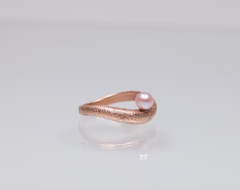 Bronze pearl ring 8th anniversary for wife, Handmade domed ring with pink pearl