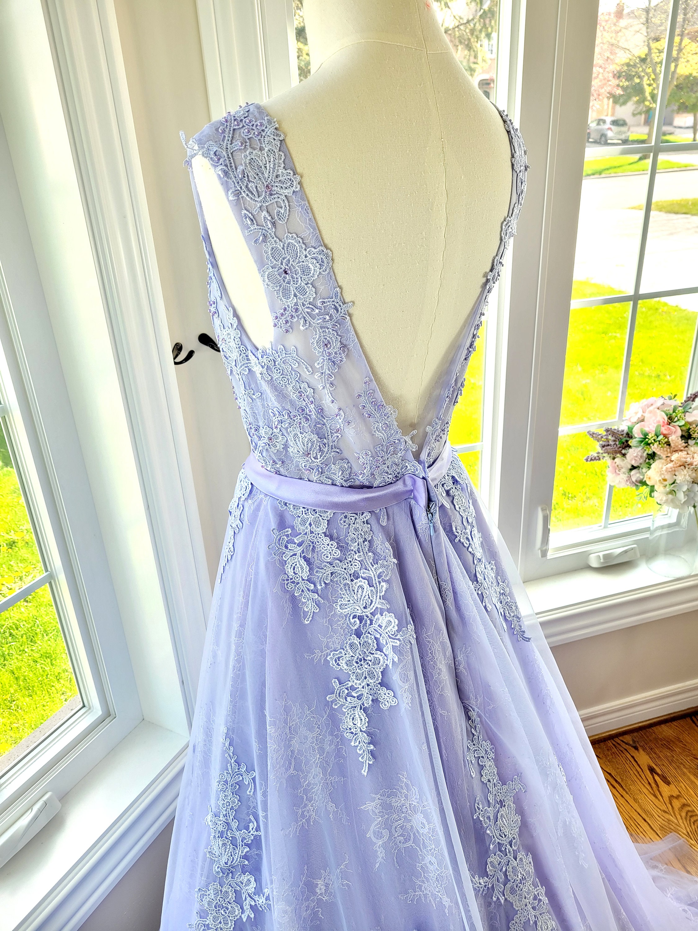 Purple and white lace best sale dress