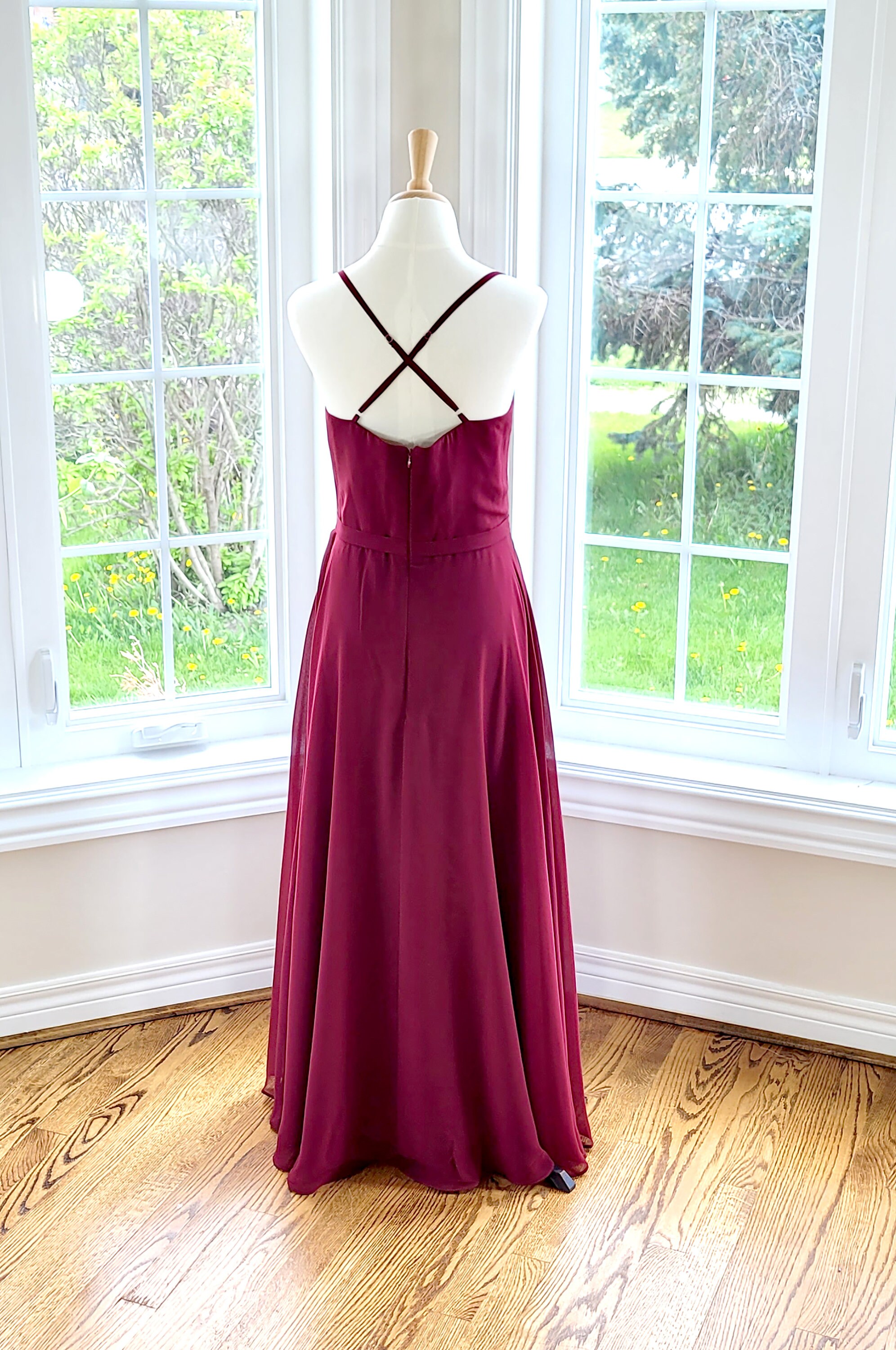 dream about bridesmaid dresses Dollhouse Dress Sura Burgundy category__DYANMIC_MY_OFFERS_NIKEOFFERS Simple Lace Spaghetti Strap Color:Black 3F34001 and effortlessly stunning