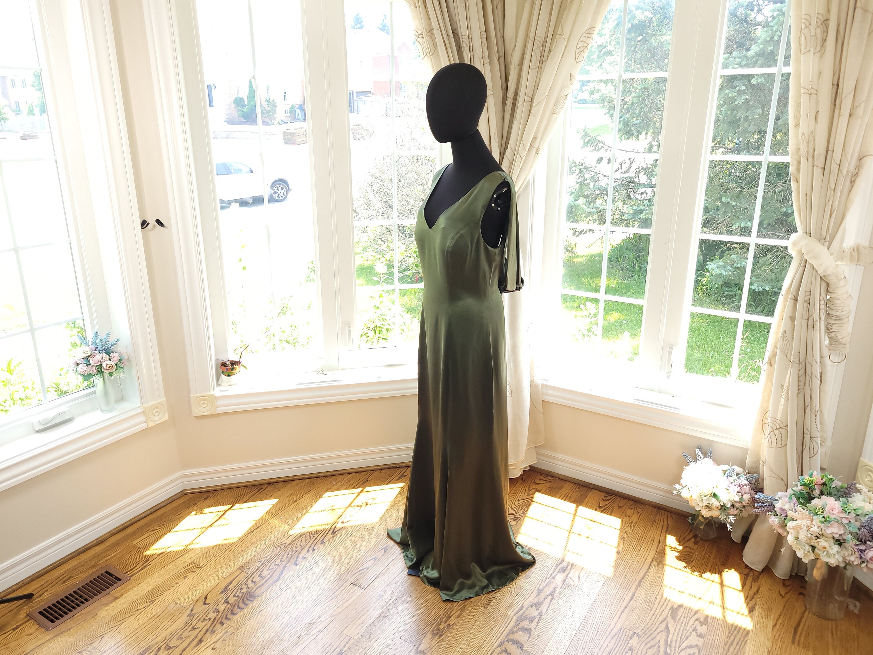 green emerald velvet dress Berylove Women Plus Size Bridesmaid Dress Sage Green A Line Chiffon Spaghetti Straps Long Wedding Guest Dress with Sash, Sage Green / US12