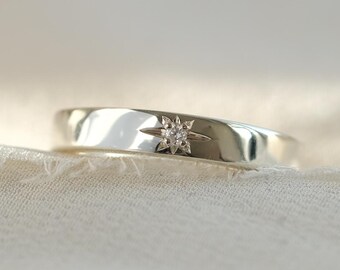 9ct or 18ct White Gold Diamond Wedding Ring: Hand-Engraved Star Setting