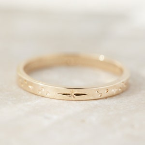 Star Engraved Ring, Celestial Gold Ring, Starry Ring Band, Alternative Wedding Ring, Unique Wedding Ring, Gold Star Ring, Gold Wedding Ring