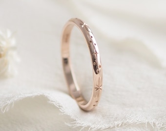 18ct Gold Star Engraved Ring, Celestial Gold Ring, Starry Ring Band, Alternative Wedding Ring, Unique Wedding Ring, Rose Gold Wedding Ring