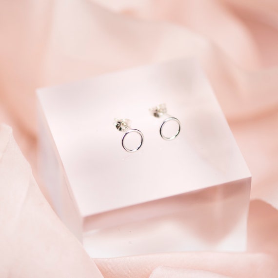 Sterling Silver Circle Stud Earrings, Minimalist Earrings, Open Circle Earrings, Circle Earrings, Open Circle Stud, Dainty Stud Earrings