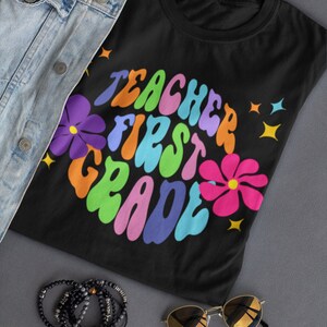 1年生の先生のシャツ、1年生のチーム、1年生のTシャツ、1年生のTシャツ、1年生、新学期、1年生のギフト、先生